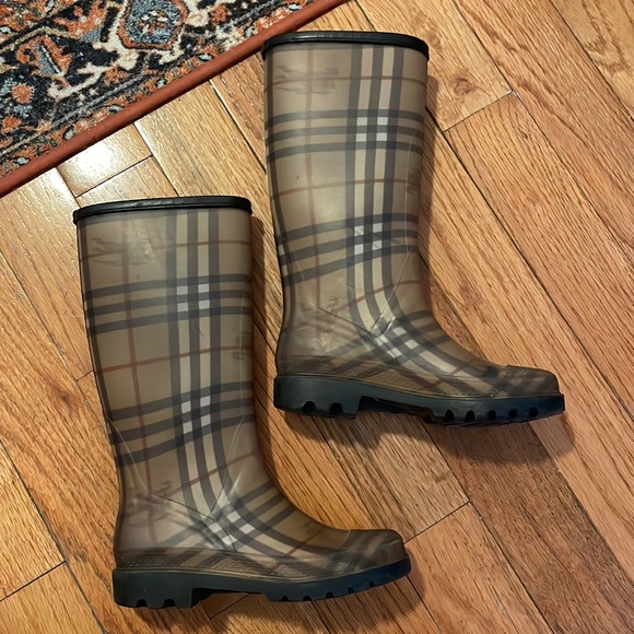 Authentic Burberry Rain Boots - Picture 3 of 6